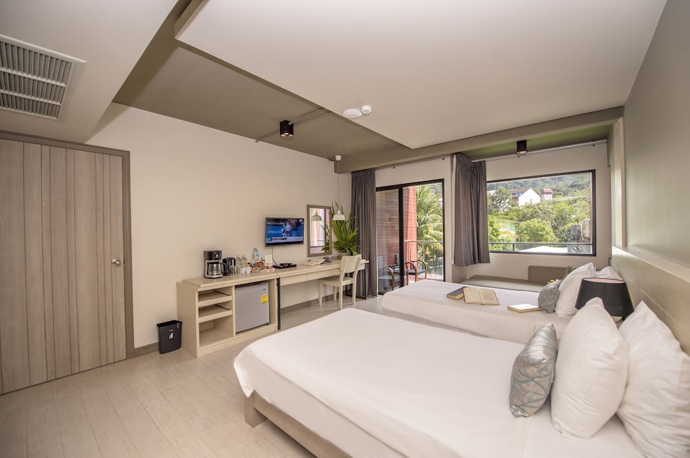 PREMIER ROOM