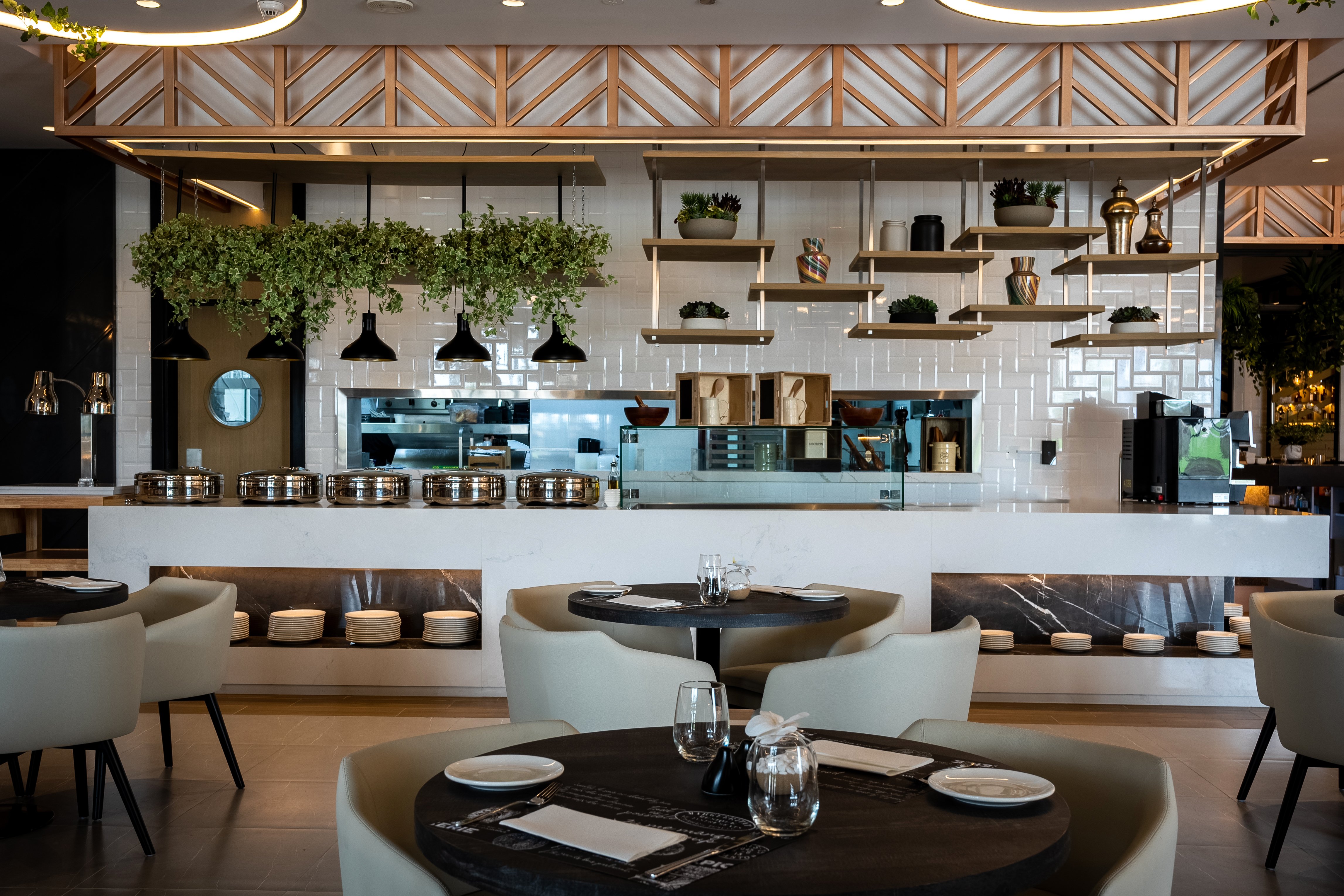 DAMAC Hills 2 Hotel - Edge by Rotana 15/18