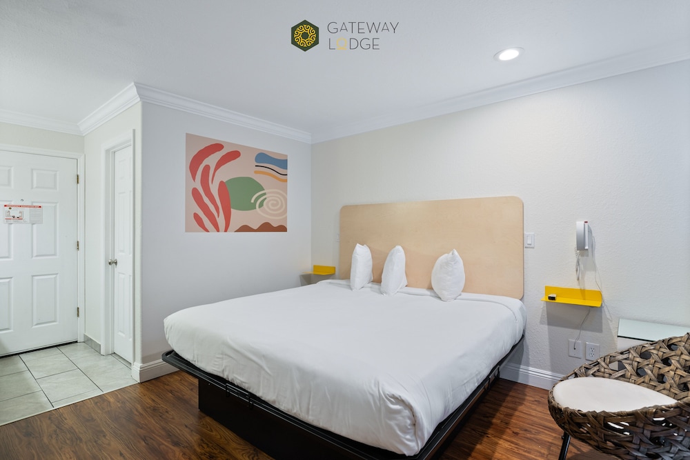 Gateway Lodge 10/36