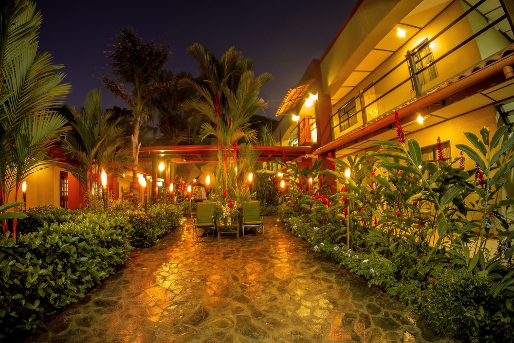 Hotel Iguana Verde 30/34