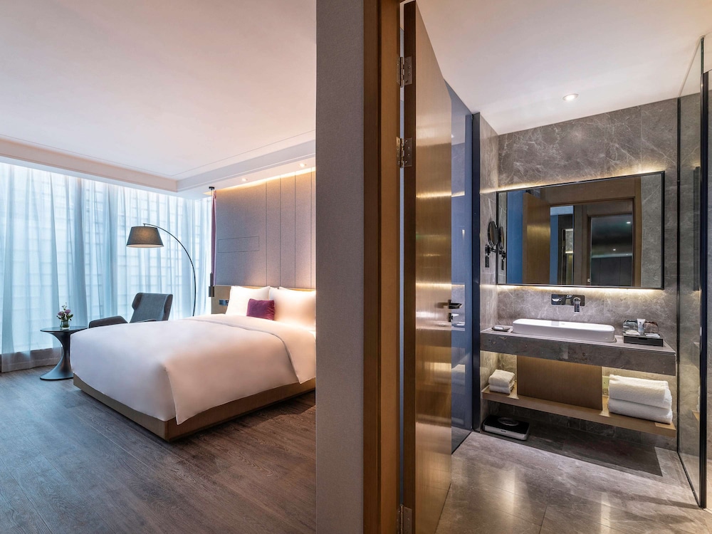 STANDARD, KING BED