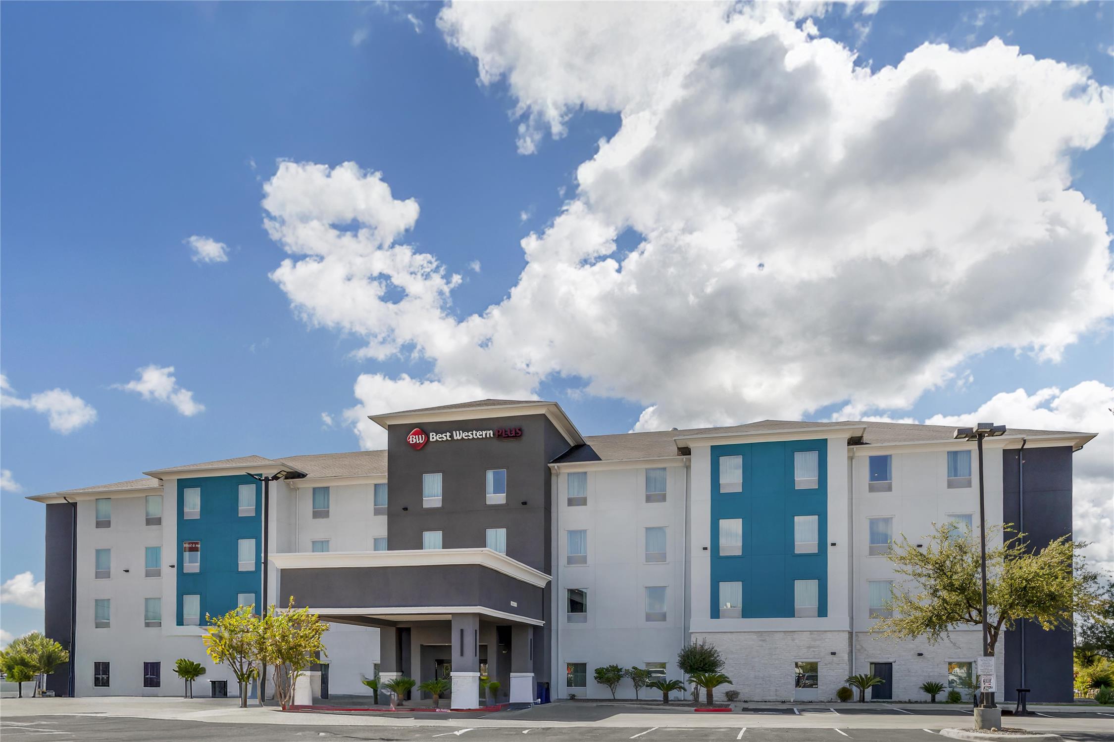 Best Western Plus Laredo Inn and Suites 4/37