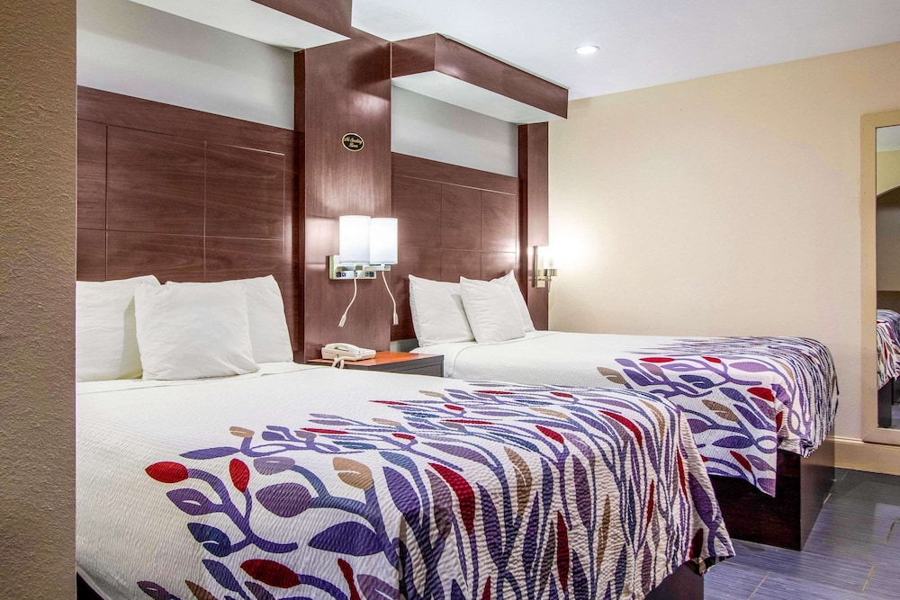 Rodeway Inn & Suites Houston near Medical Center 11/32