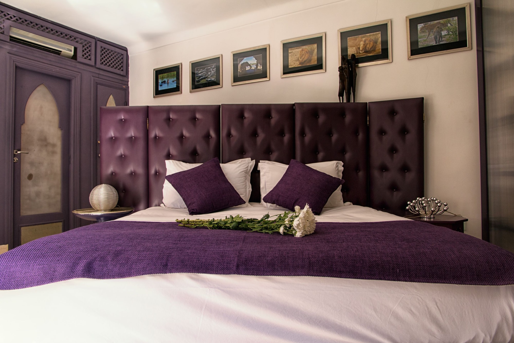 DELUXE, DOUBLE BED