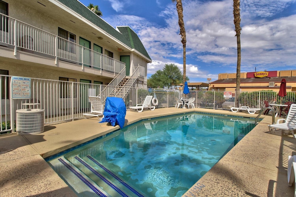 Motel6 Yuma, AZ - East 11/66