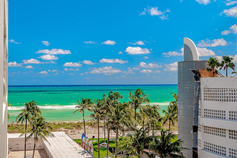 Beach Front Studio 42/50