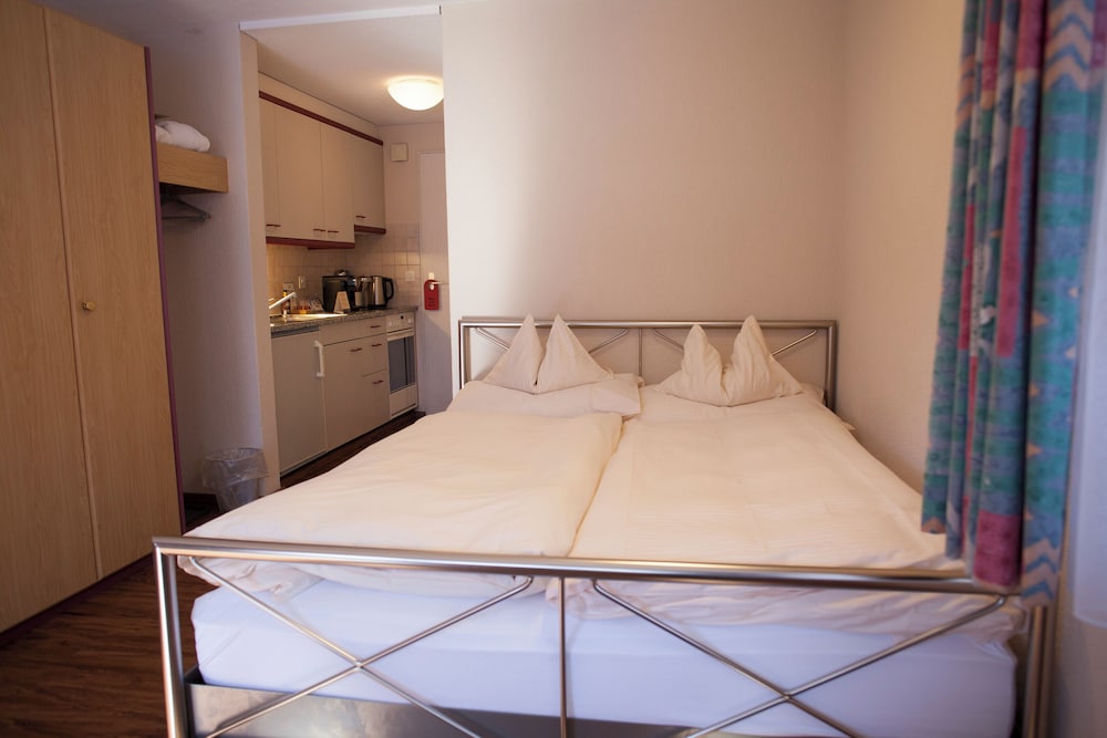 Eiger, Studio, Queen Bed