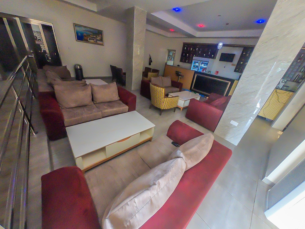Maxbe Continental Hotel 18/33