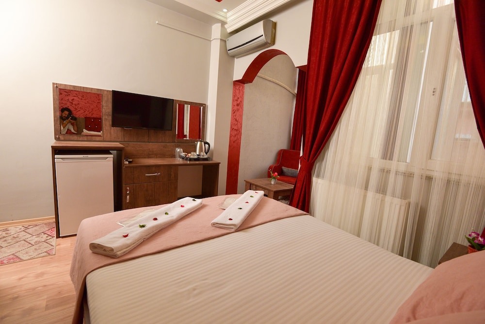 Rays Hotel 6/54