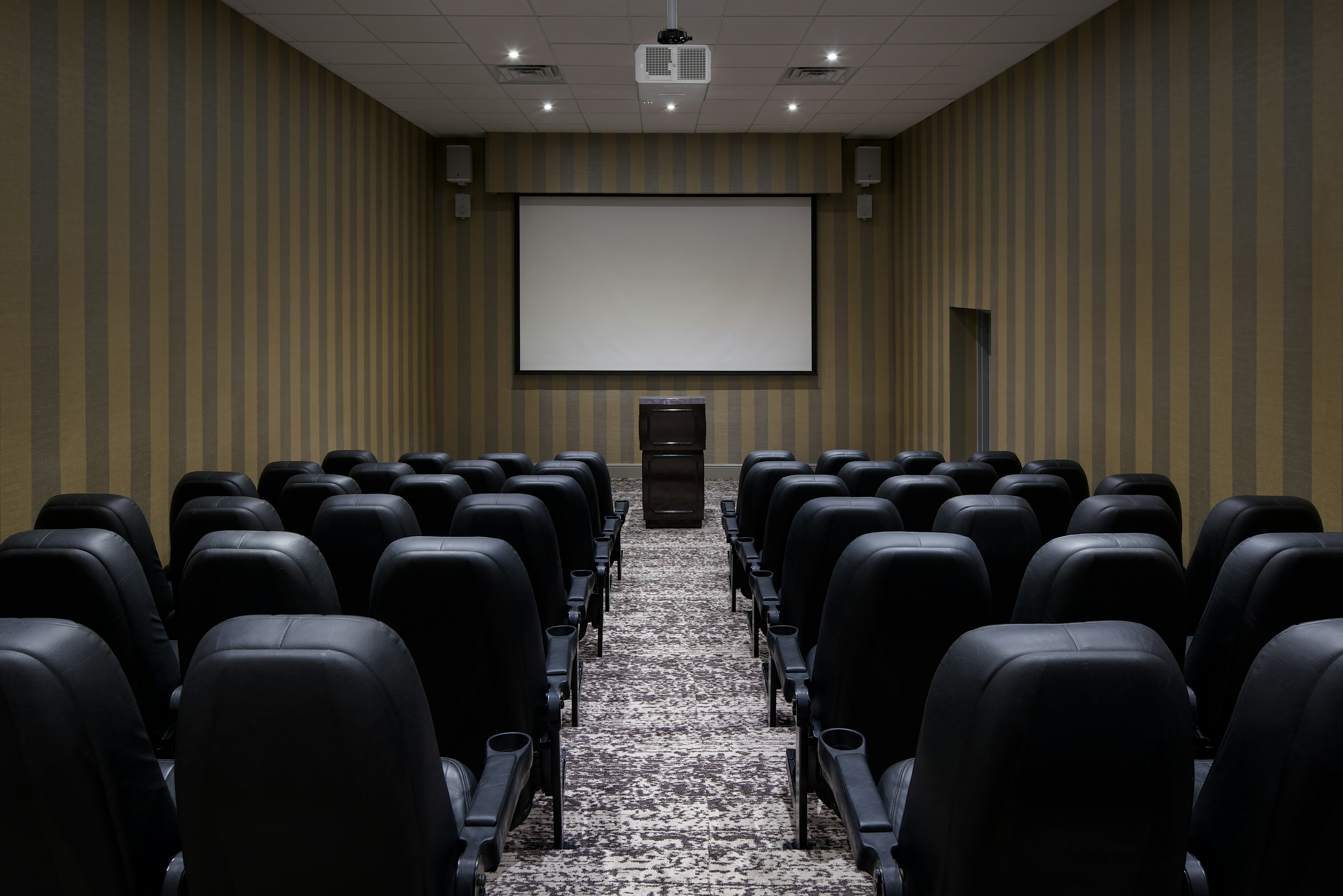 DoubleTree by Hilton Orlando East - UCF Area 30/34