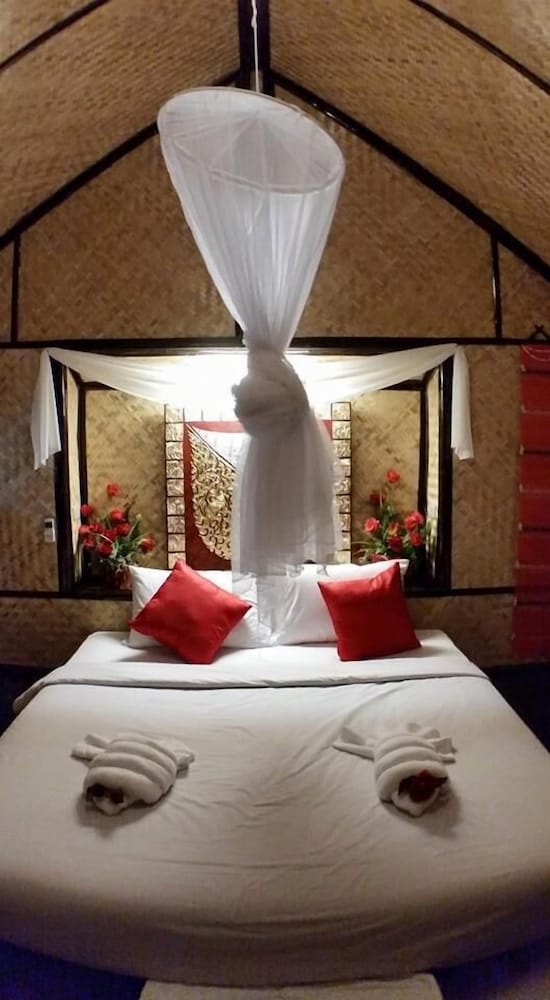 Eco Lanta Hideaway Beach Resort 10/44