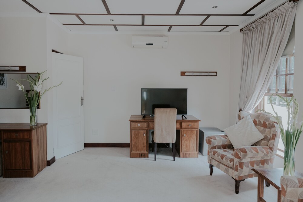 Cana Vineyard Guesthouse 36/76