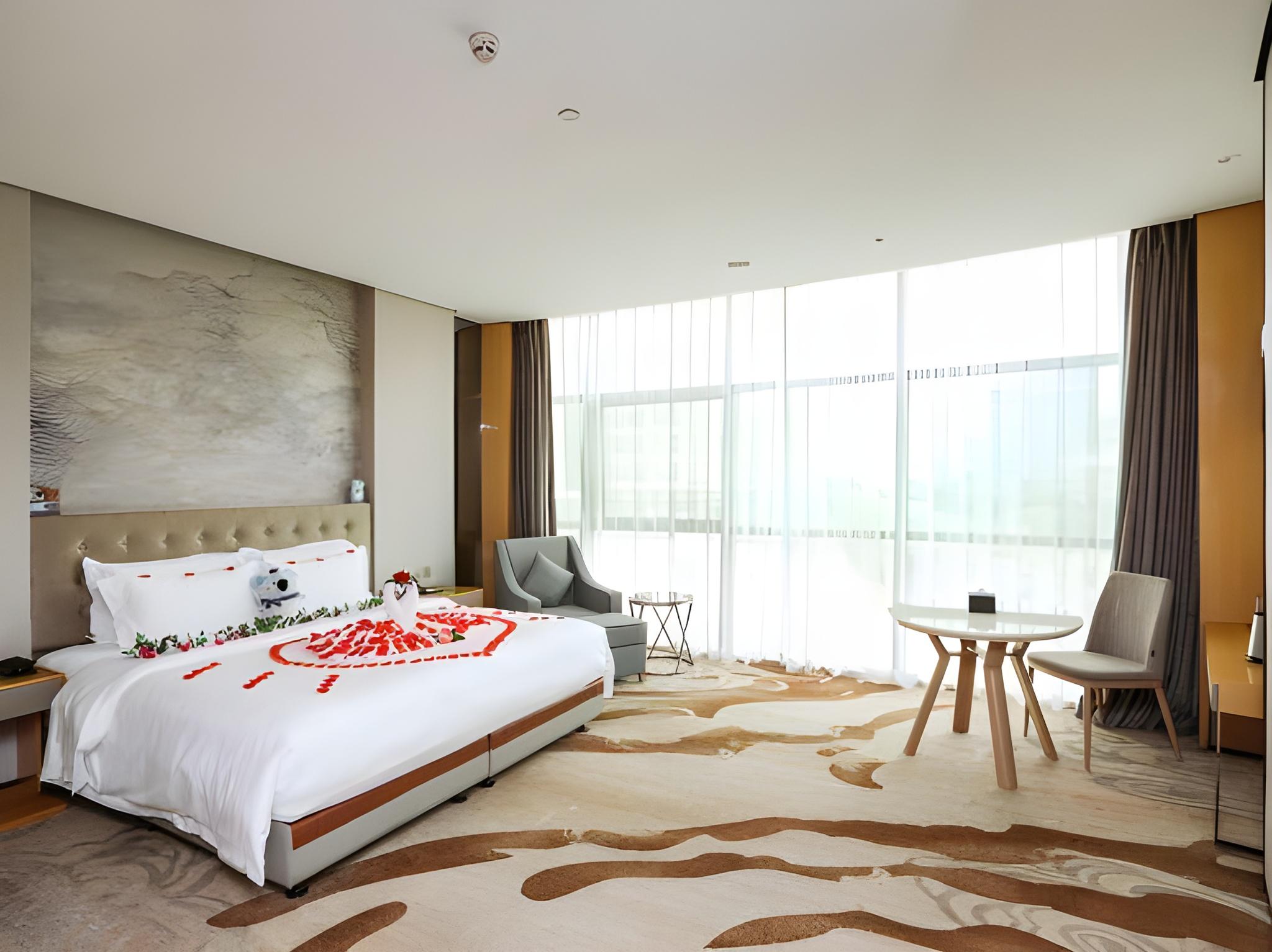 Leisure, King Bed