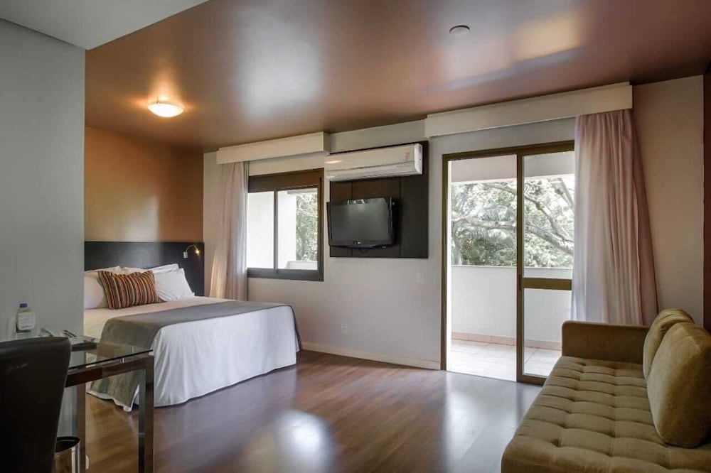 SUPERIOR, SUITE, KING BED