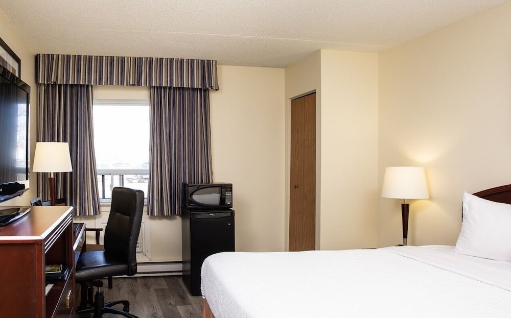 Travelodge by Wyndham Edmonton South 10/40
