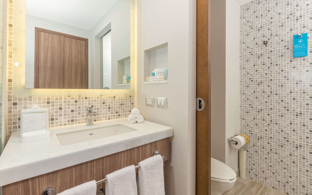 Hampton Inn by Hilton Tijuana 21/80
