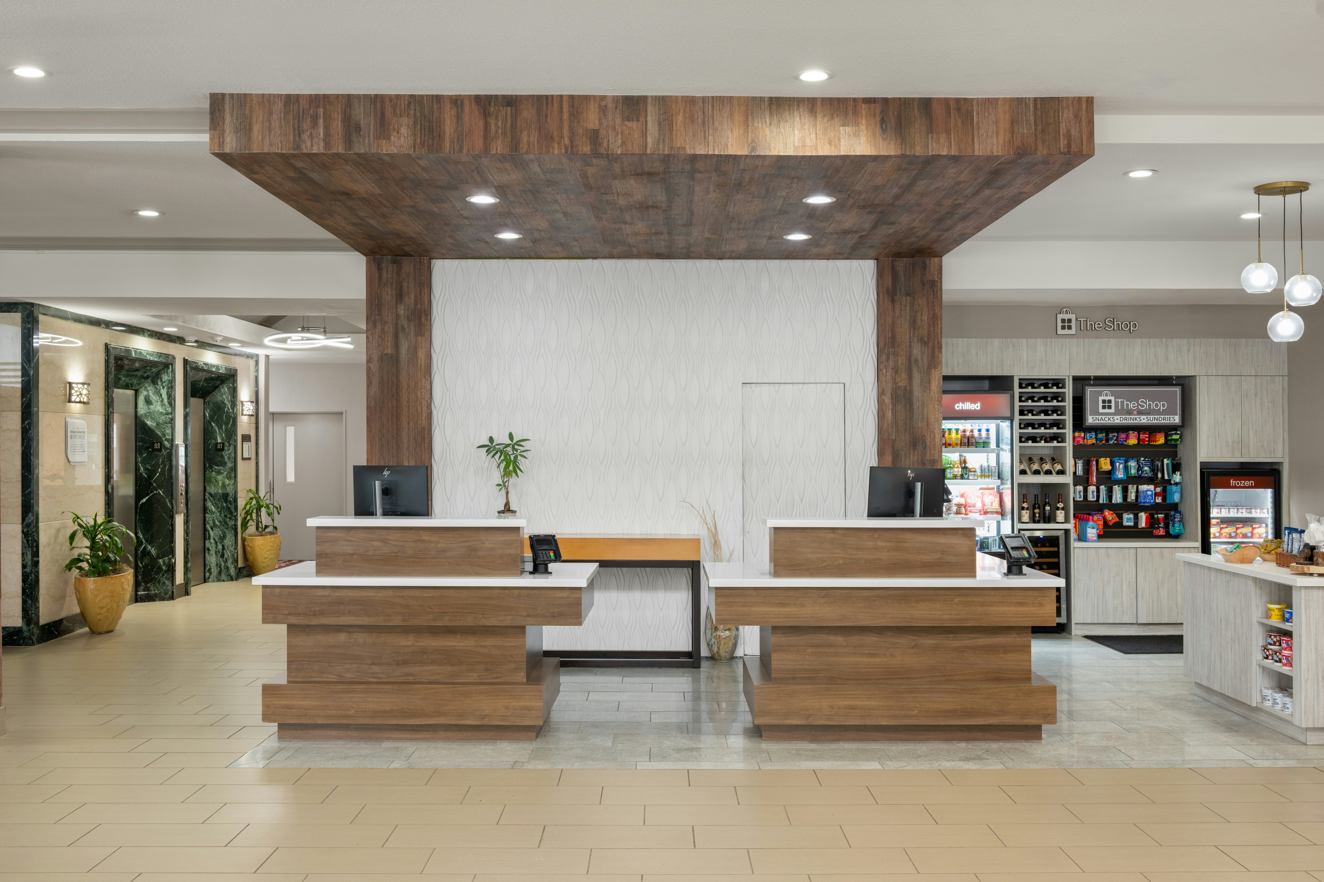 Lobby at Hilton Garden Inn Portland Airport, OR, PORTLAND - OR