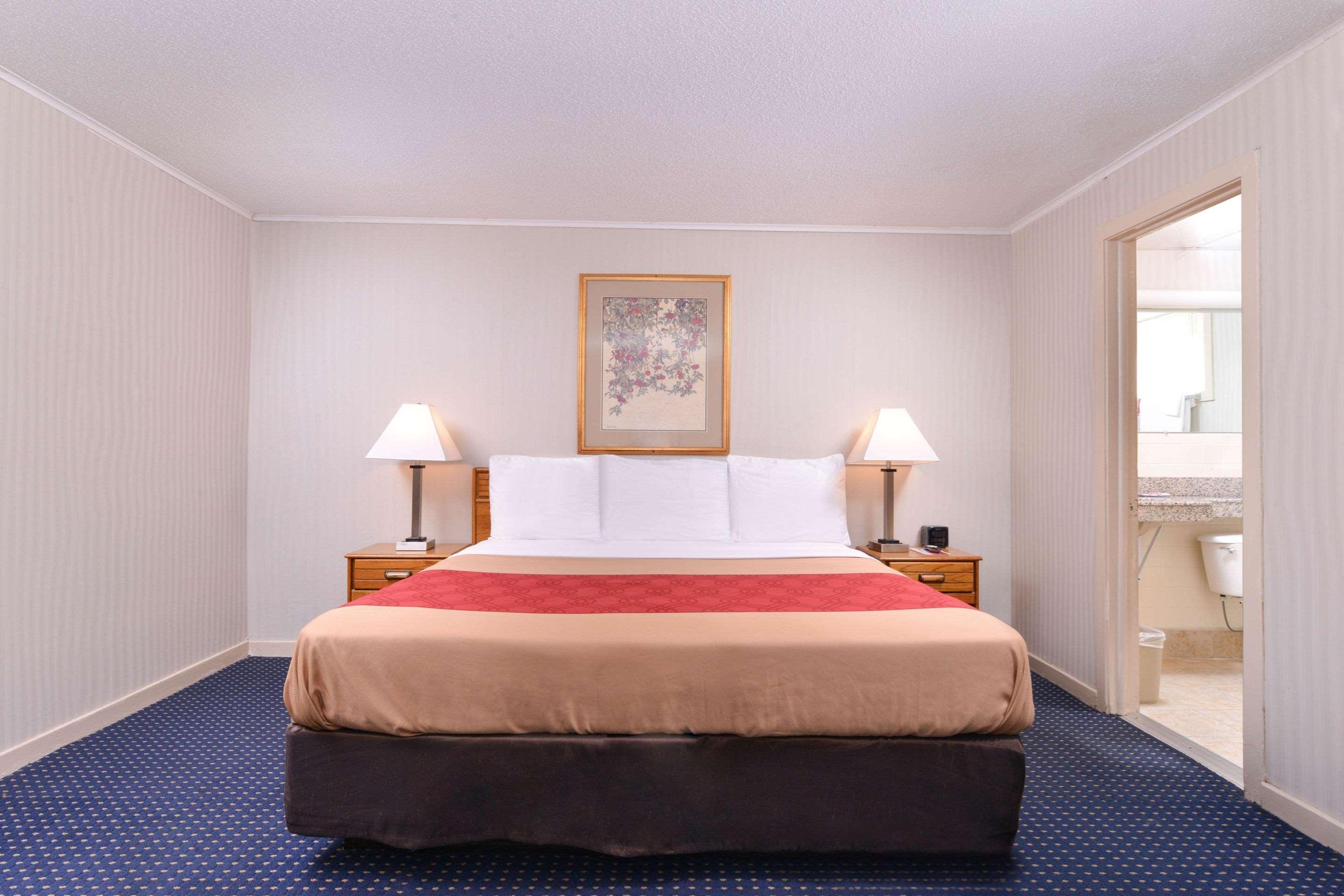 Economy Inn East Hartford CT 18/60