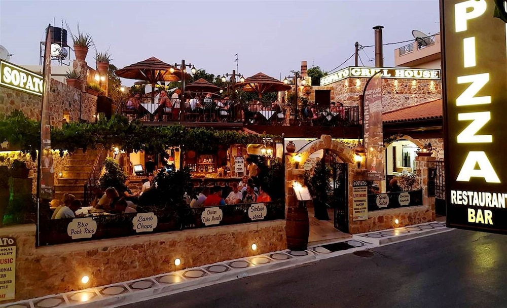 24 Seven Boutique Hotel 33/45