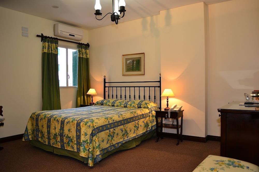 Salta Hotel 7/50