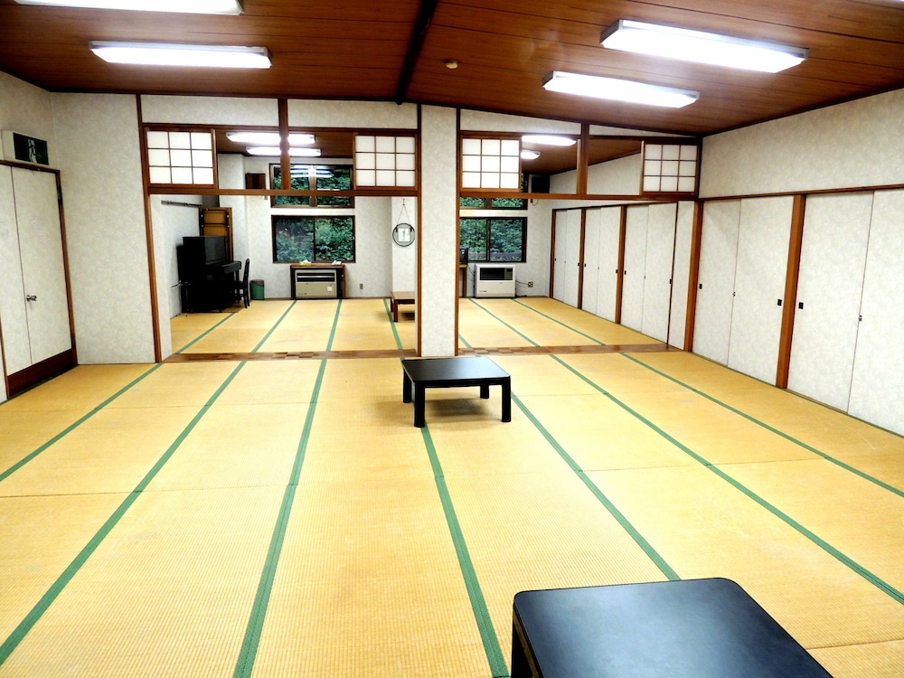 Lodge Oka 24/50