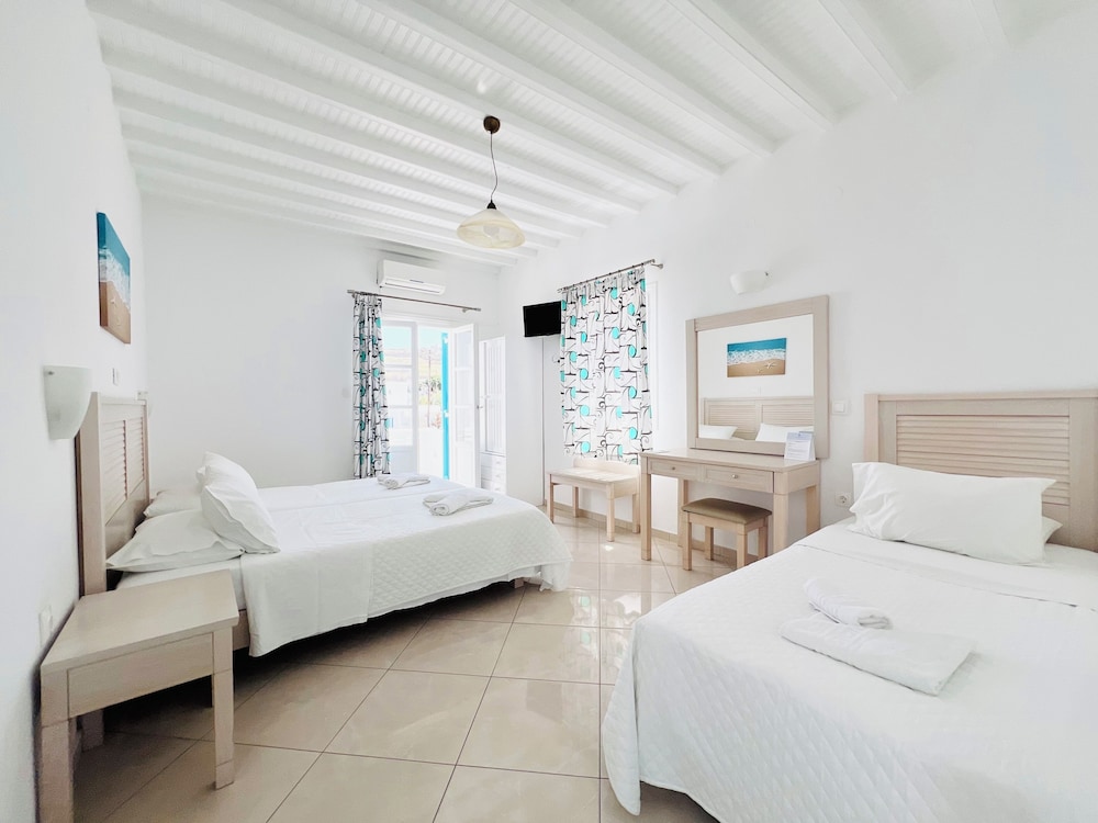 Cyclades Studios 16/49