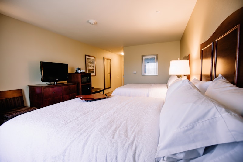 Hampton Inn & Suites Minot Airport 3/17