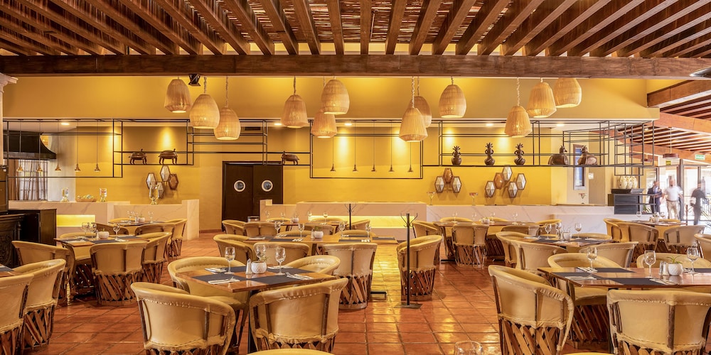 restaurant cafeteria