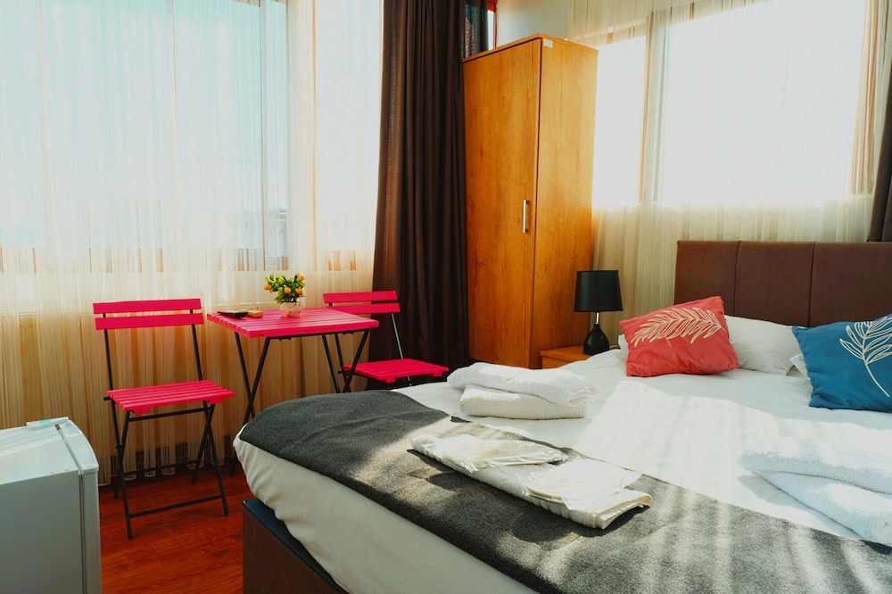 Istanbul Comfort Holiday Hotel 24/47