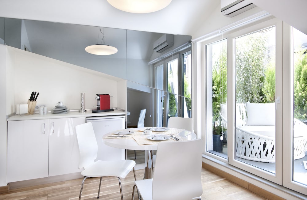 NURU ZIYA SUITES 27/82
