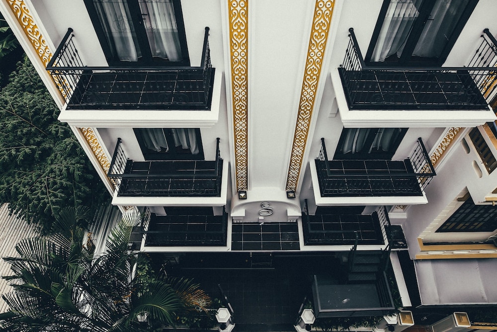 The Scarlett Boutique Hotel 3/41