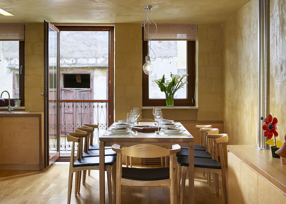 Dorotheou House 20/27