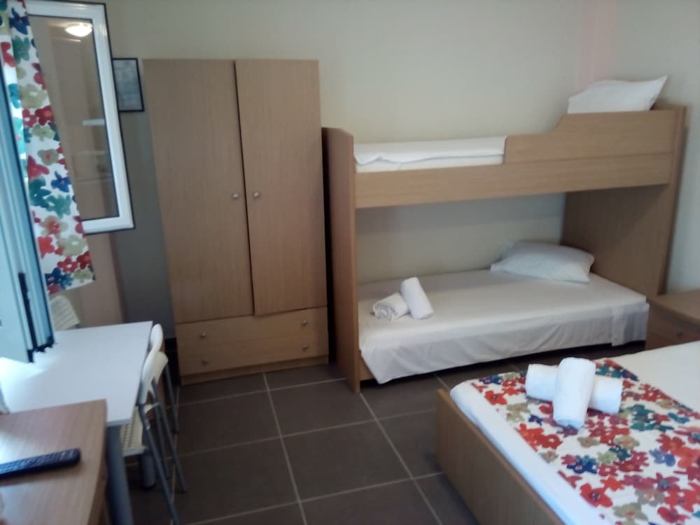 Nikos Apartments 32/33