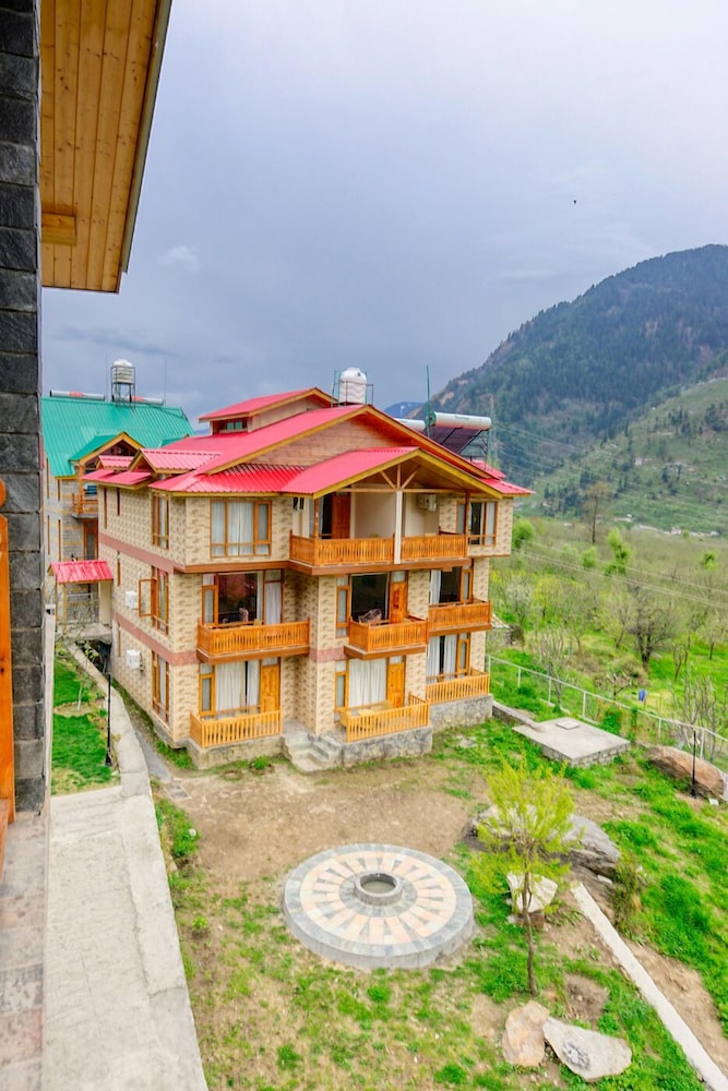 Clarks Inn Suites Manali 6/36