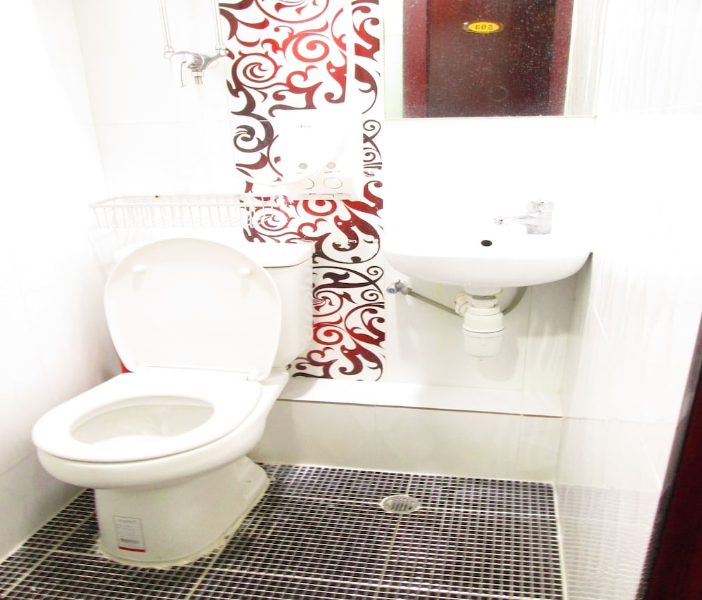 ROOM, TWIN BEDS