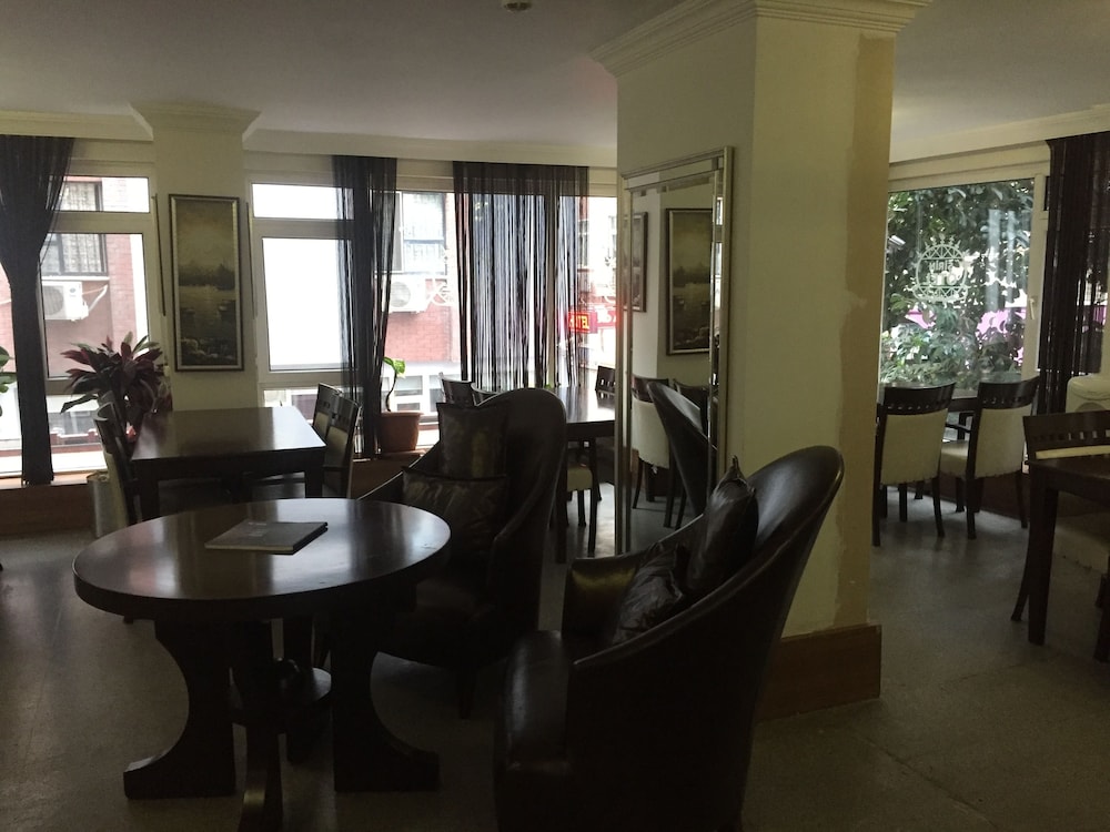 Sirin Hotel 30/33