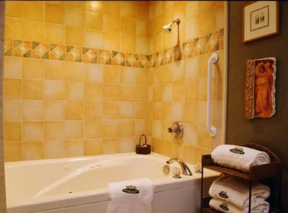 Hidden Garden Cottages Bed &amp; Breakfast 49/49