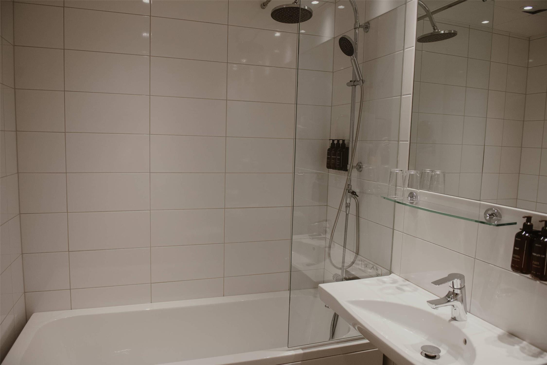 Home Hotel Drott 40/41