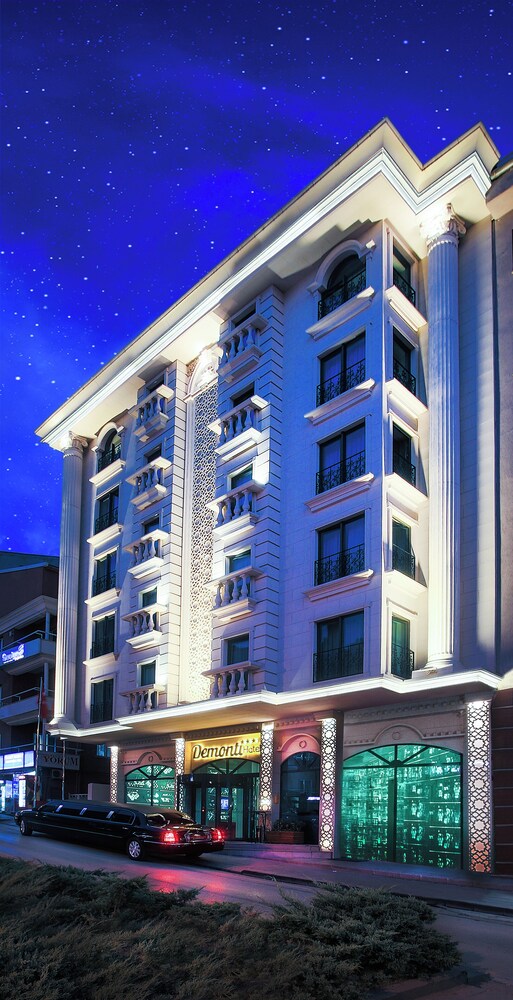 Demonti Hotel 2/69