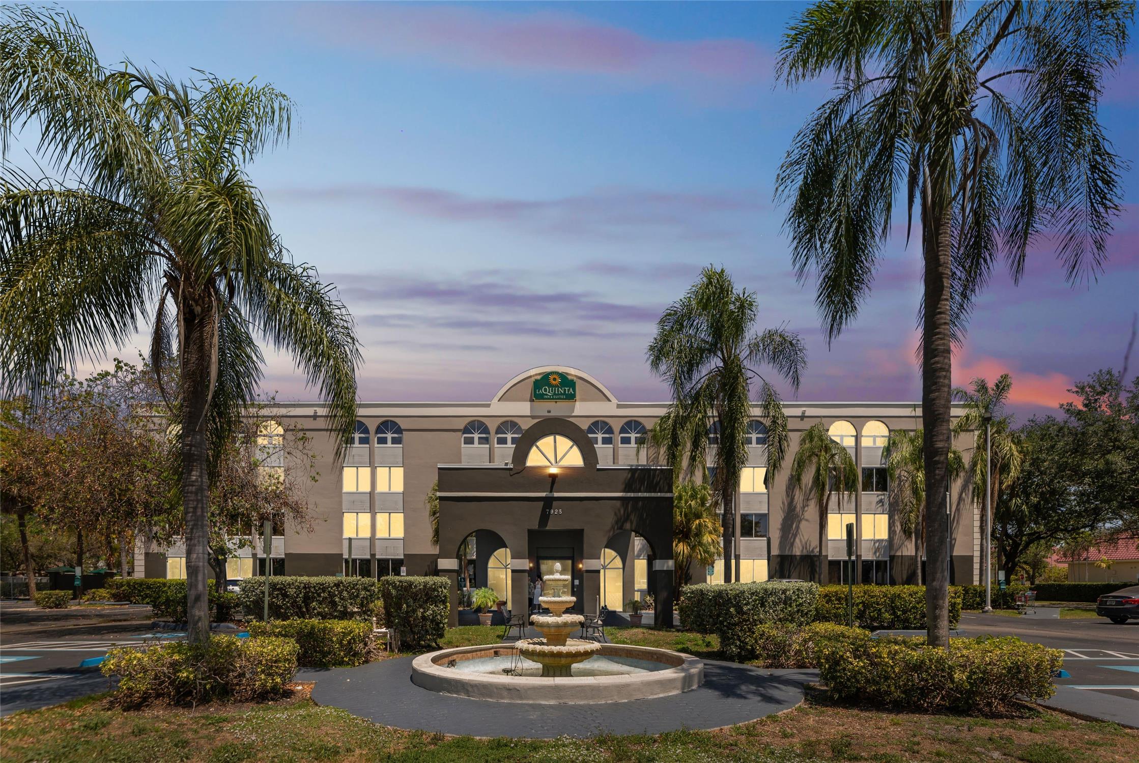 La Quinta Inn and Suites by Wyndham Miami Lakes 4/50