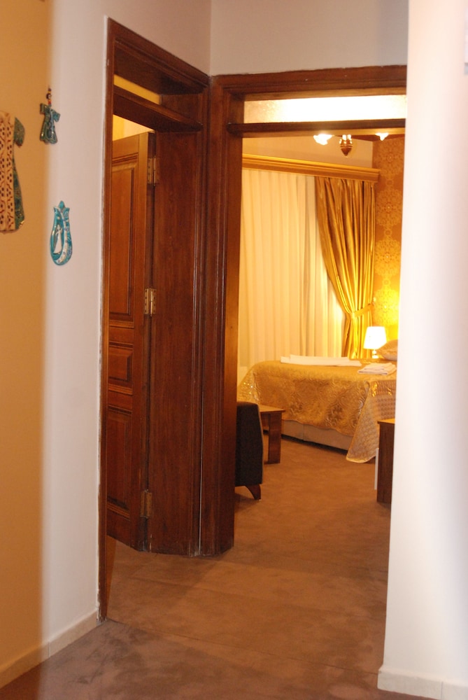 The Pashas House 28/44