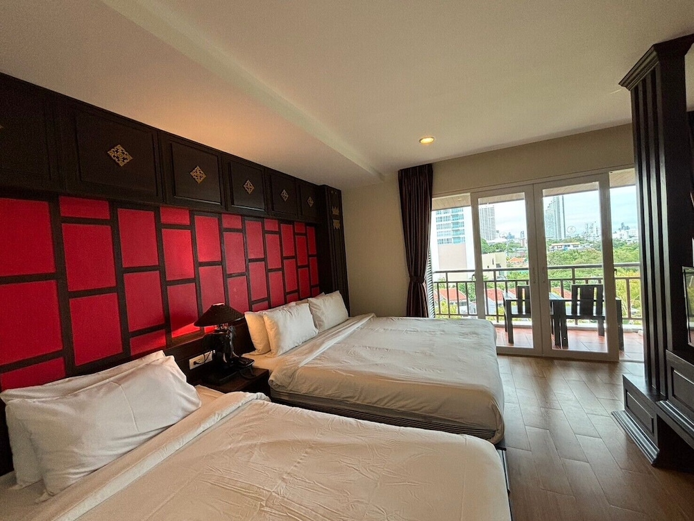 Grand, Heritage, Suite, Triple, Double Bed