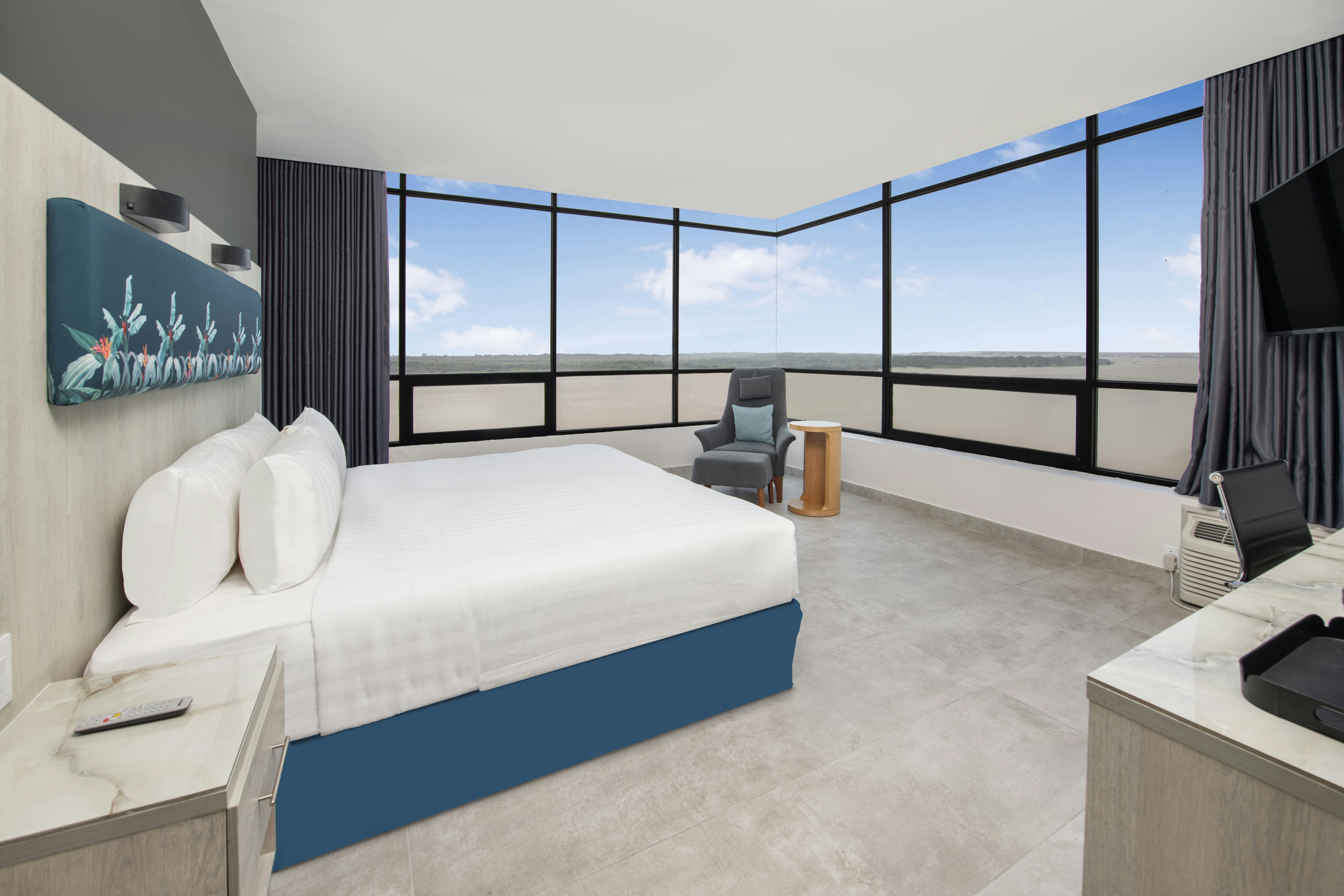 Room, King Bed, Premium Floor