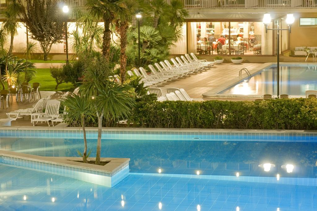 President Hotel 40/41