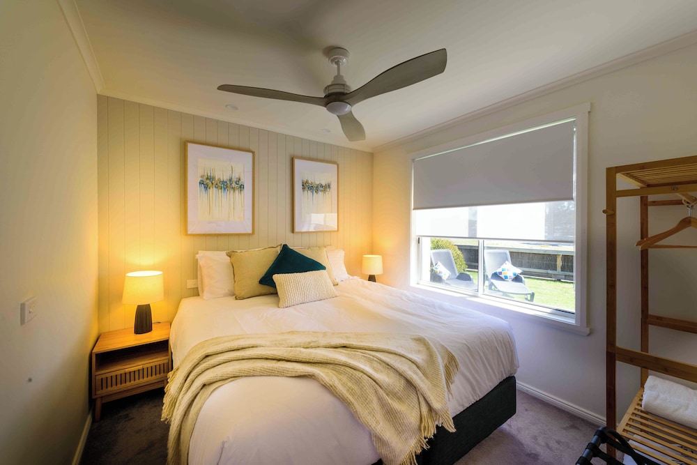Georges Bay Apartments 7/50