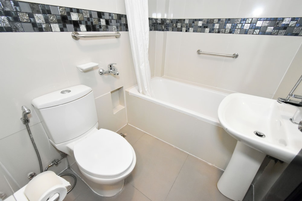 Standard, 1 Queen and 1 Single Bed, Queen Bed, Swiftlets Inn 10/10