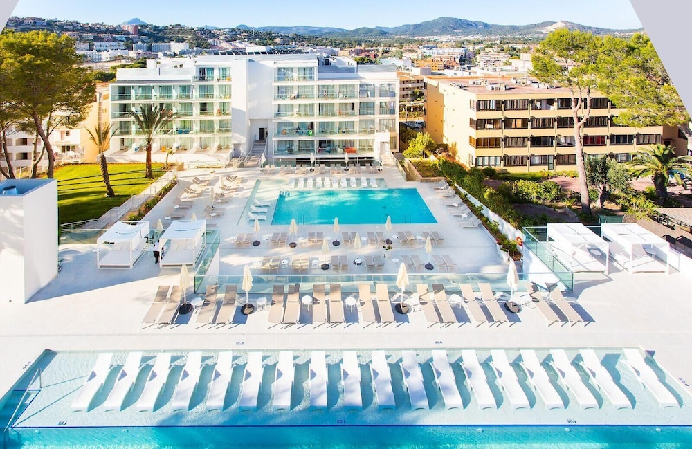 Reverence Life Hotel 3/50