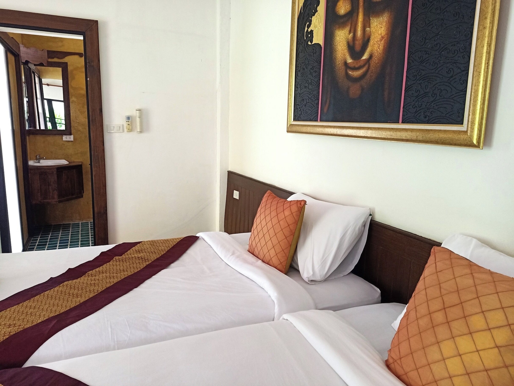SUPERIOR, TWIN BEDS