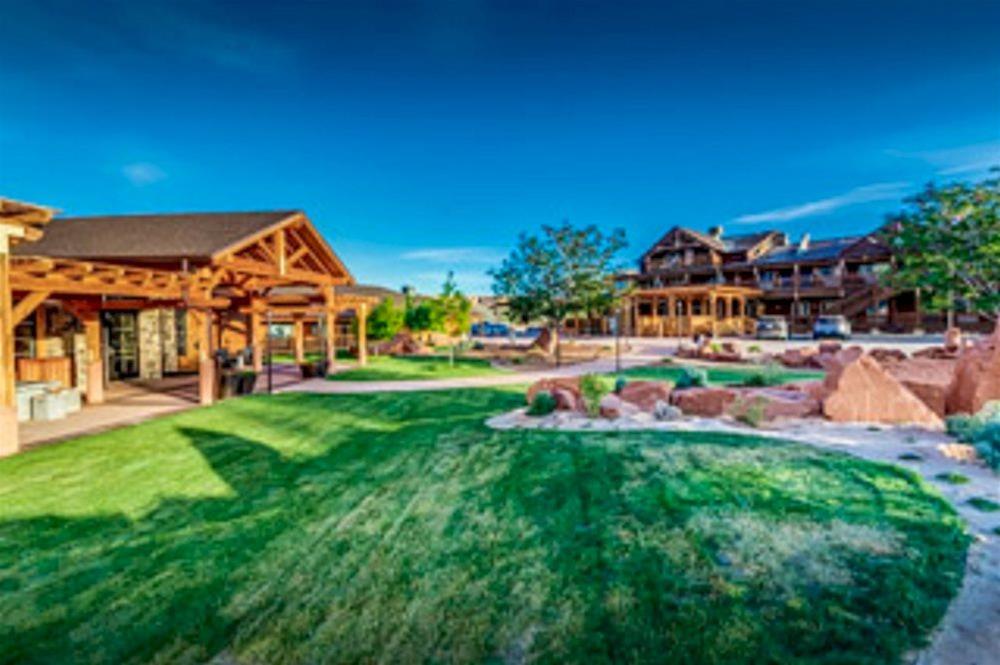 Desert Rose Resort & Cabins 24/25