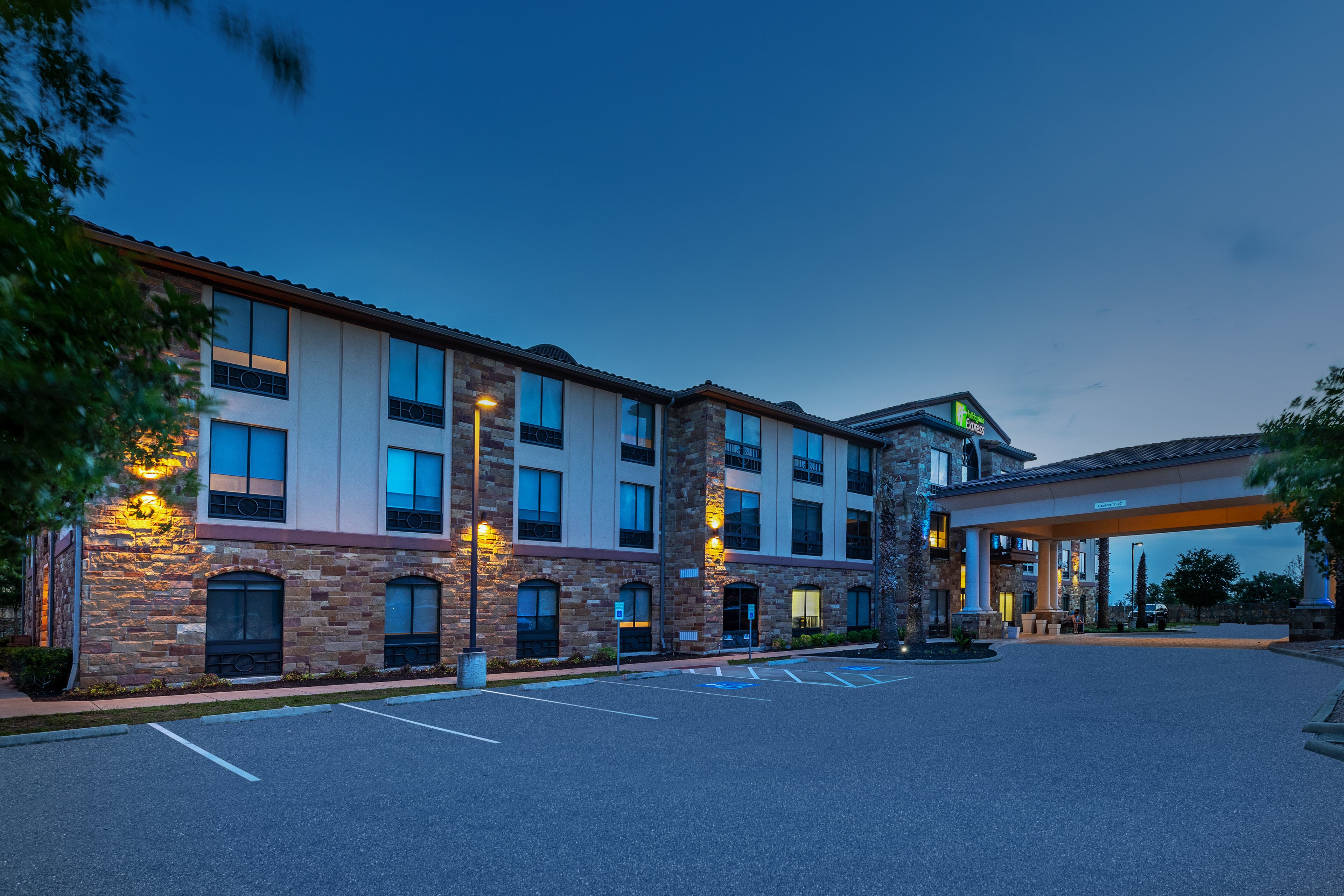 Holiday Inn Express & Suites Austin NW - Lakeway 8/50